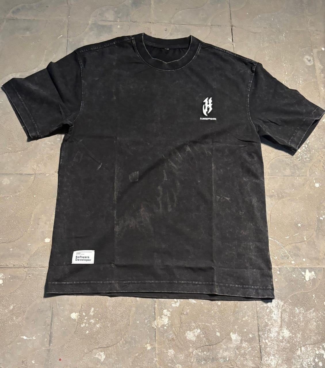 SCRATCH OVERSIZED TSHIRT